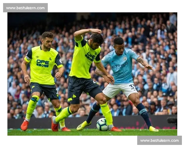 全面解析本轮足球比赛战术表现与关键球员影响力 全面解析本轮足球比赛战术表现与关键球员影响力