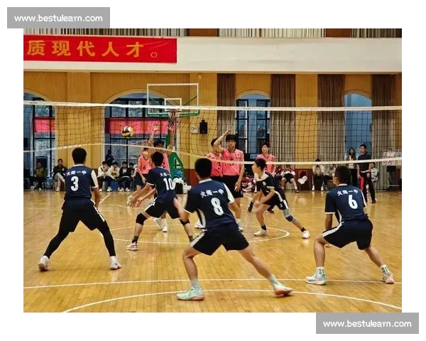 激烈对决彰显团队协作精神 排球比赛中如何实现攻防完美平衡